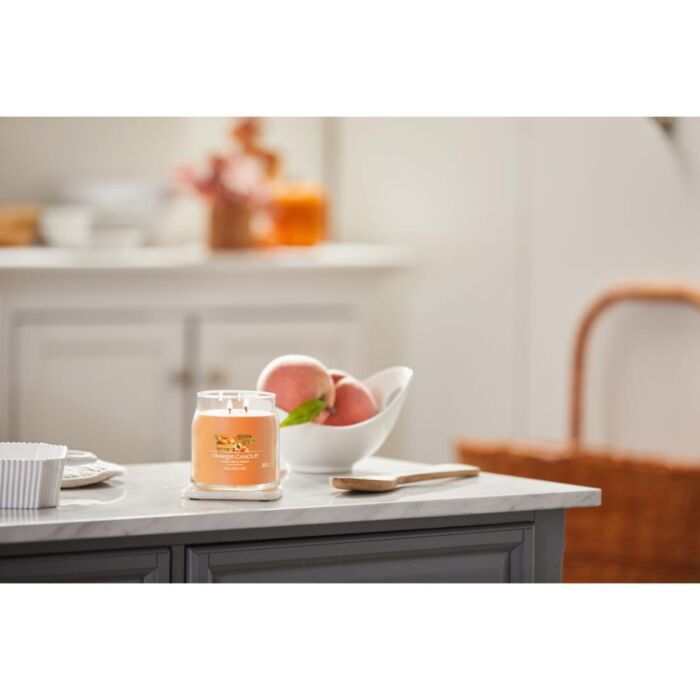 Yankee Candle Farm Fresh Peach - Signature Medium Jar